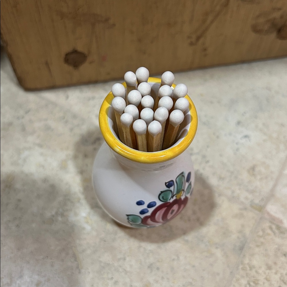 vintage Handpainted pottery bud vase Match Holder Striker - Picture 6 of 10